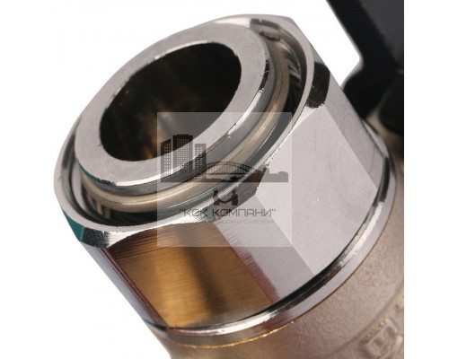 Кран шаровой с накидной гайкой угловой НР 3/4x3/4 с накидной гайкой, ручка бабочка